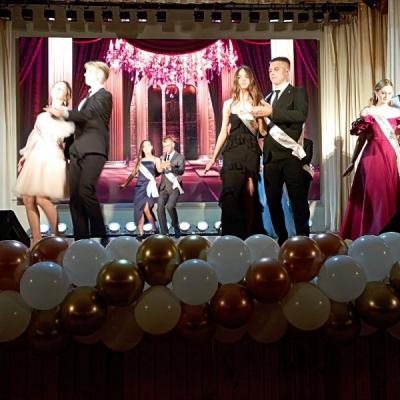 Photo 5377743060177384310 Y