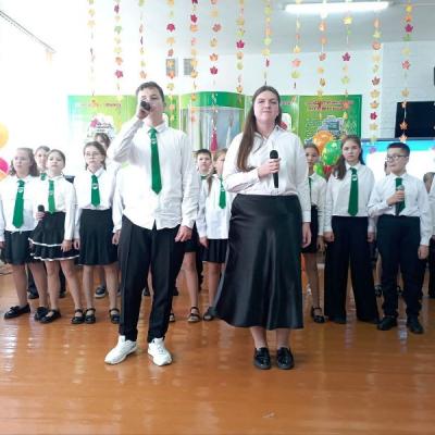 Photo 5399874287919300250 Y