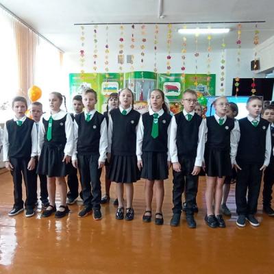 Photo 5399874287919300253 Y