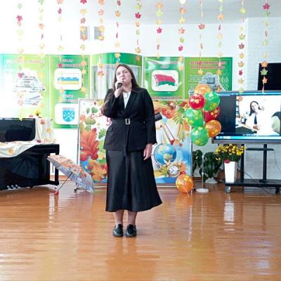 Photo 5399874287919300256 Y