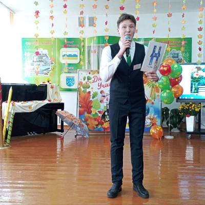 Photo 5399874287919300261 Y