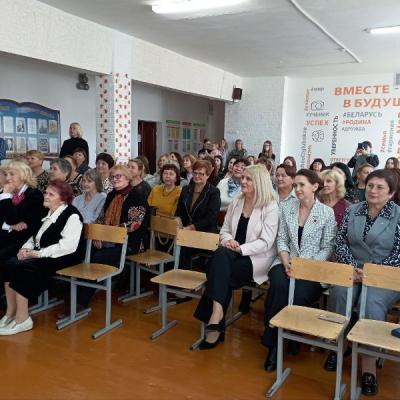 Photo 5399874287919300266 Y