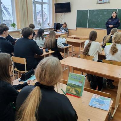 Photo 5276253618631806772 Y