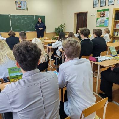 Photo 5276253618631806774 Y